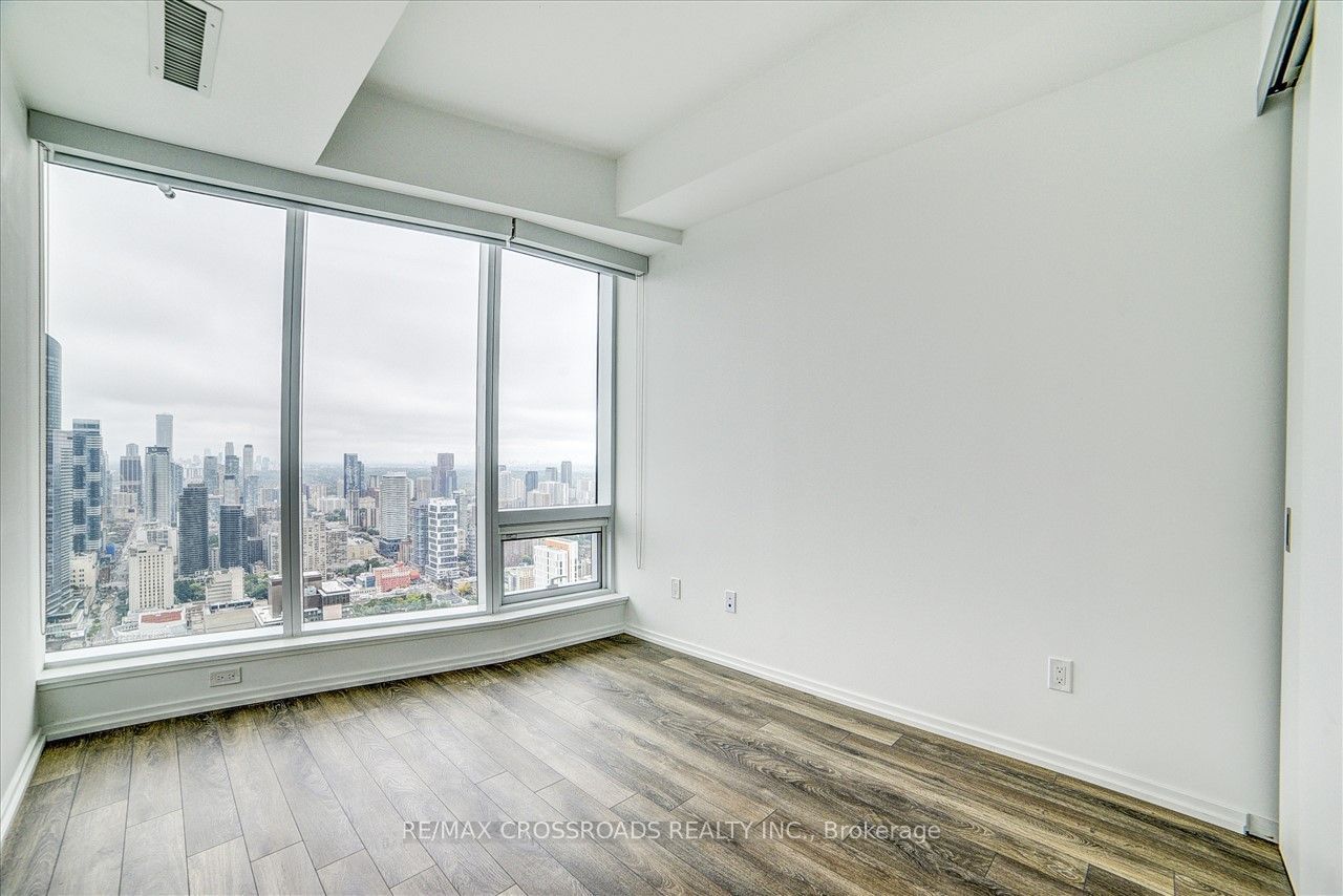 197 Yonge St, unit 5214 for rent