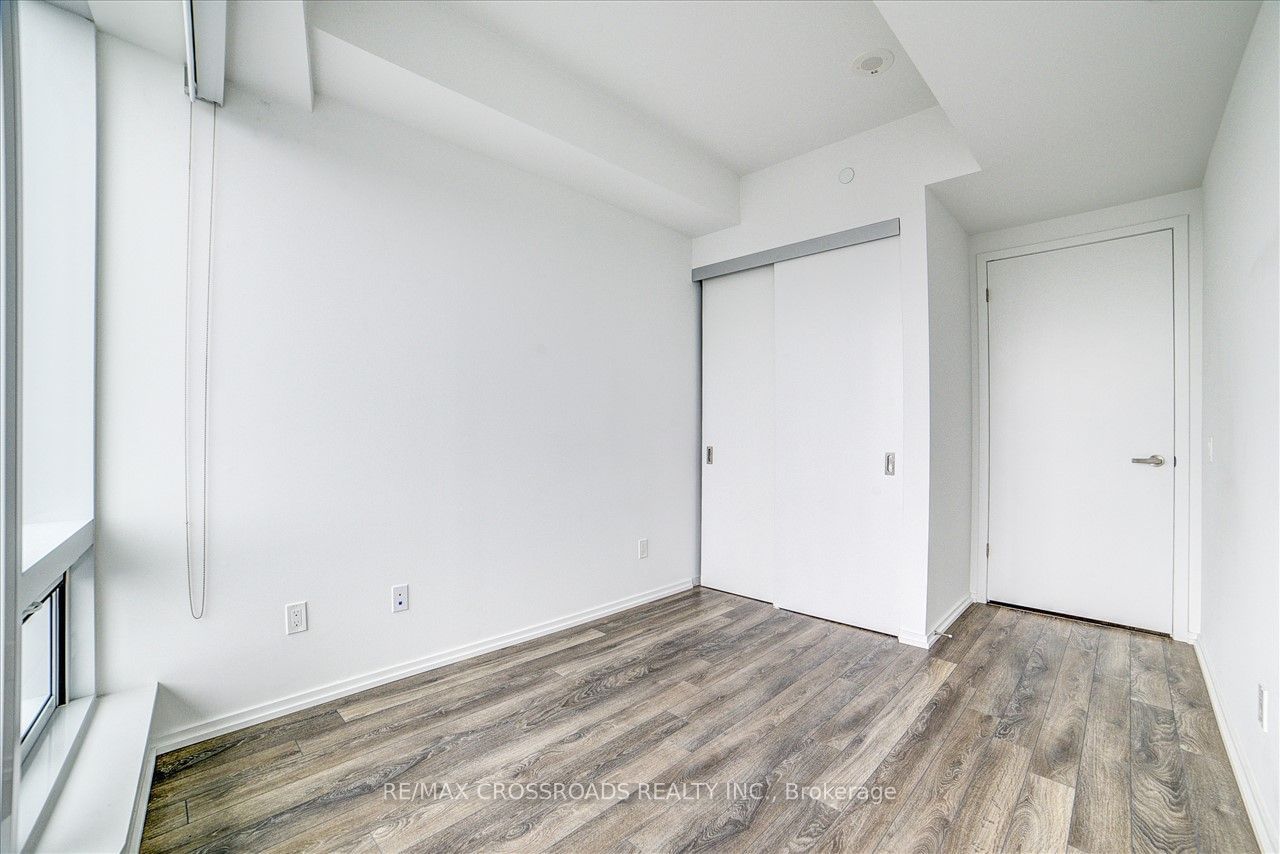 197 Yonge St, unit 5214 for rent