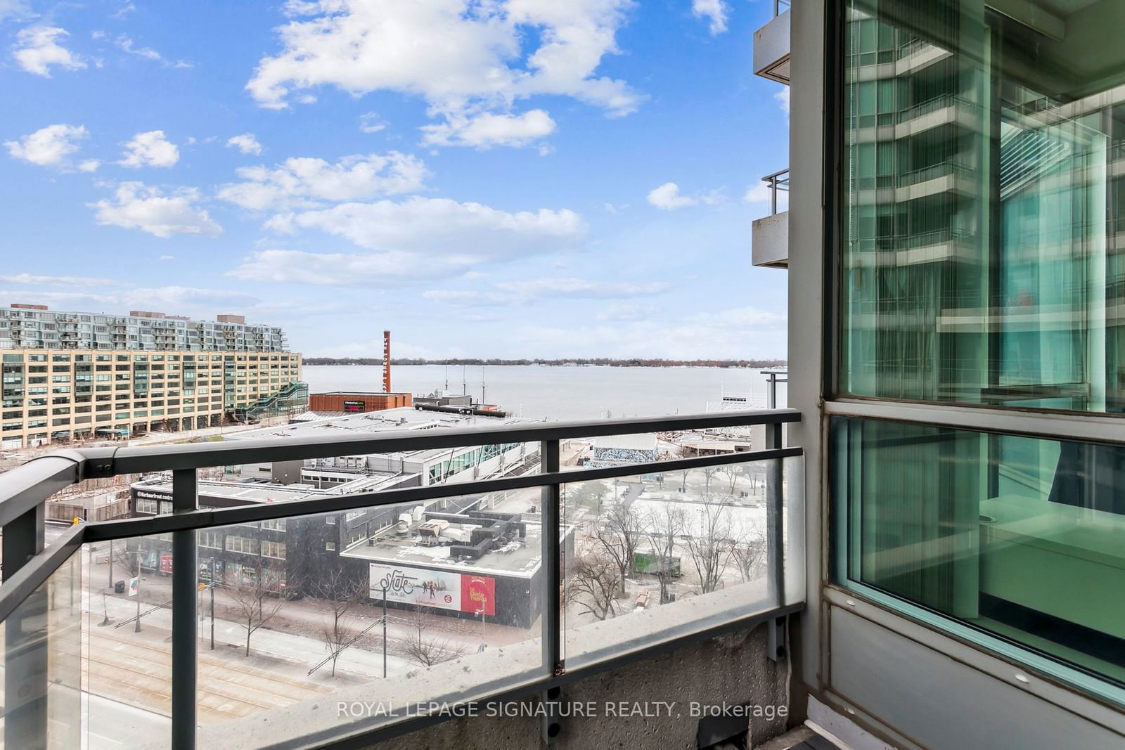 230 Queens Quay W, unit 1119 for sale