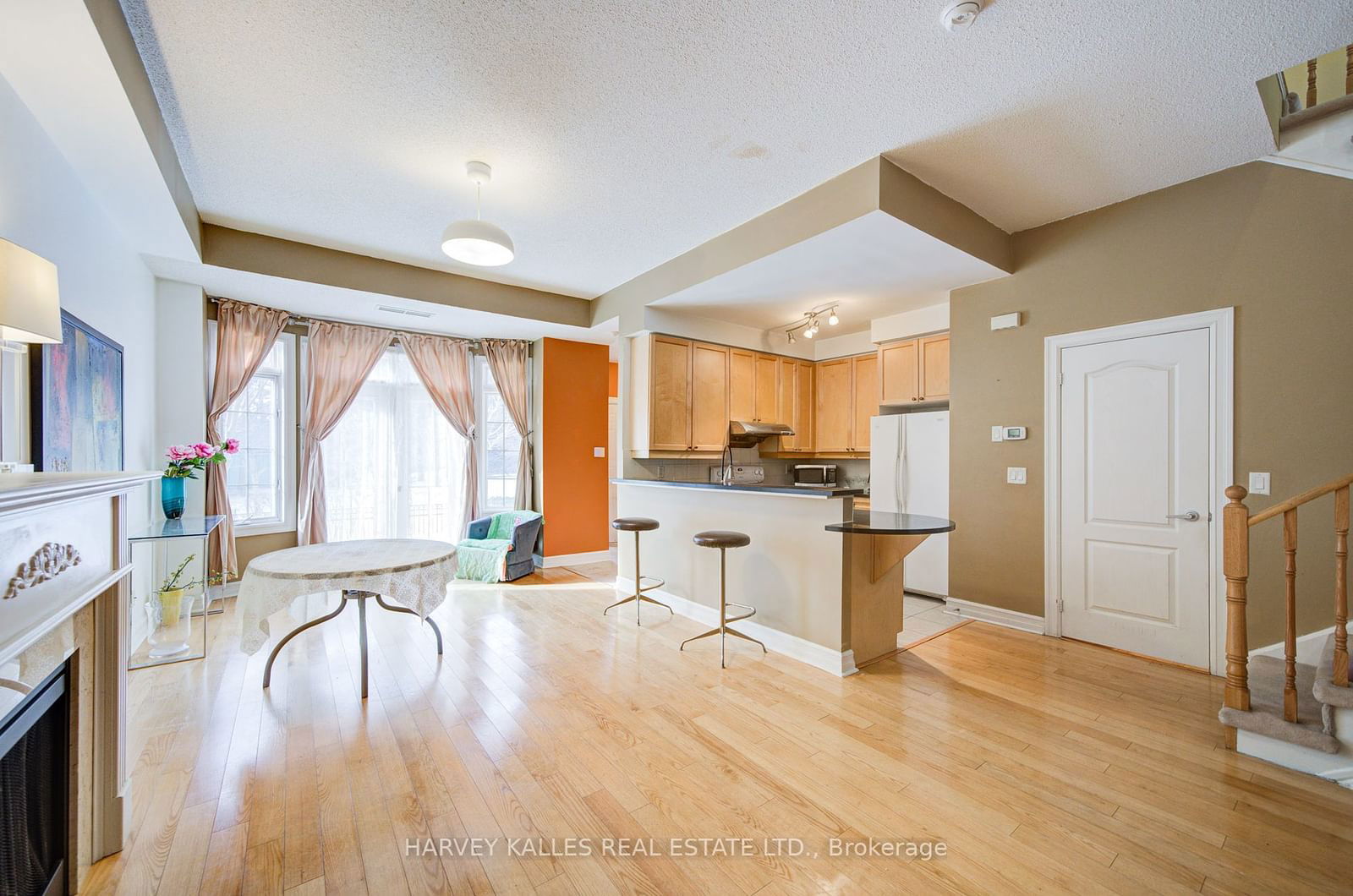 32 Kenaston Gdns, unit TH103 for sale