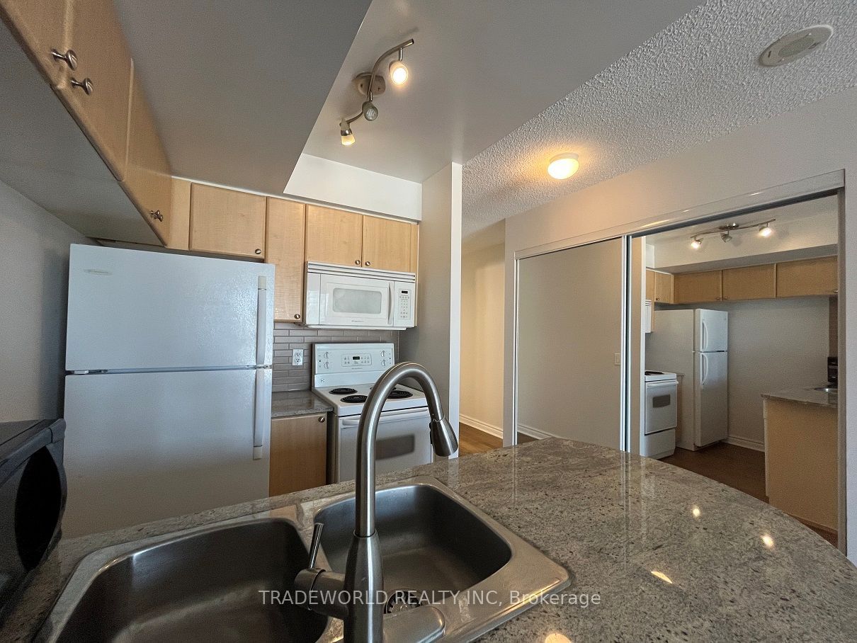 763 Bay St, unit 2414 for sale