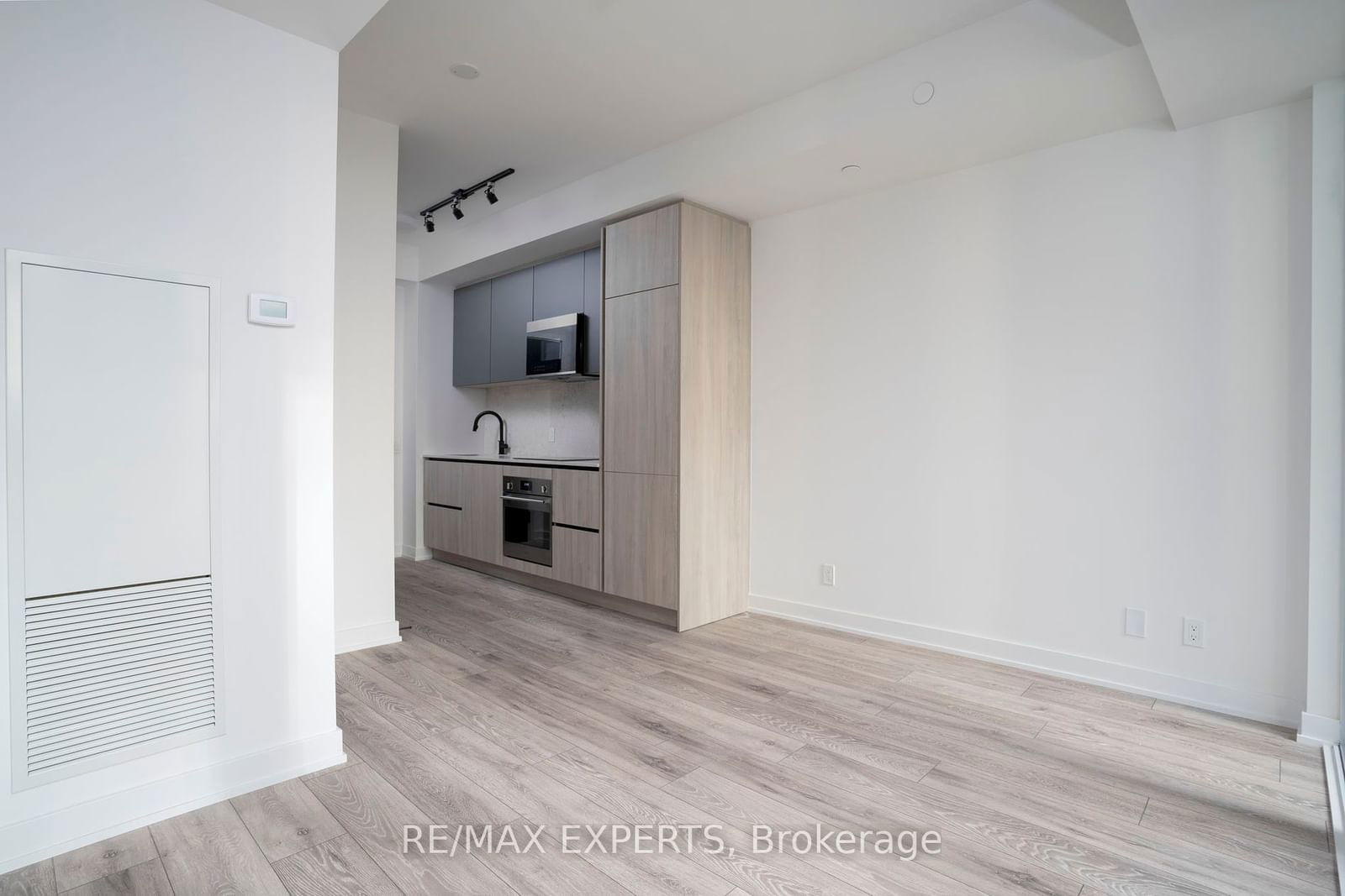 108 Peter St, unit 617 for rent