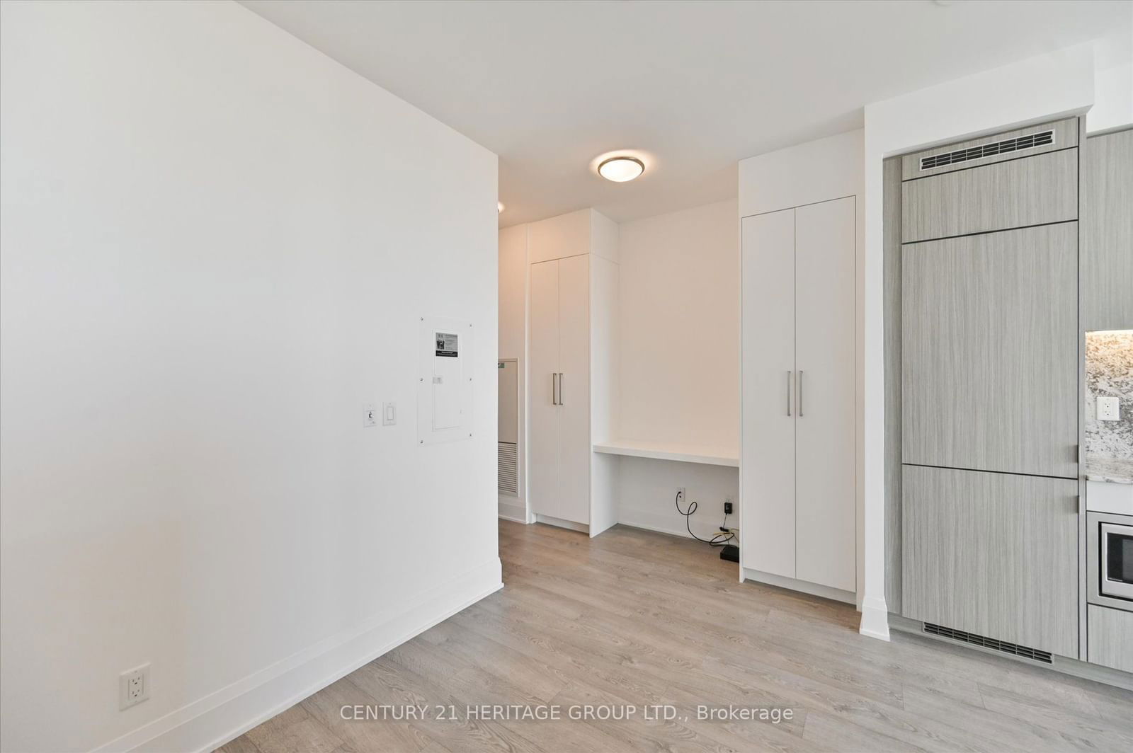 101 Erskine Ave, unit 2306 for rent