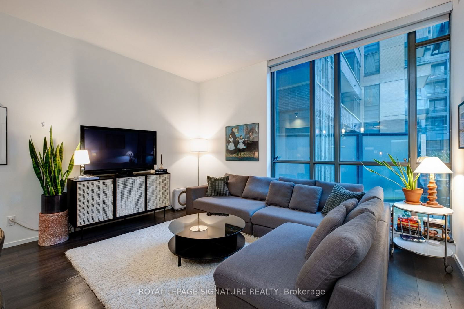 8 Charlotte St, unit 216 for rent