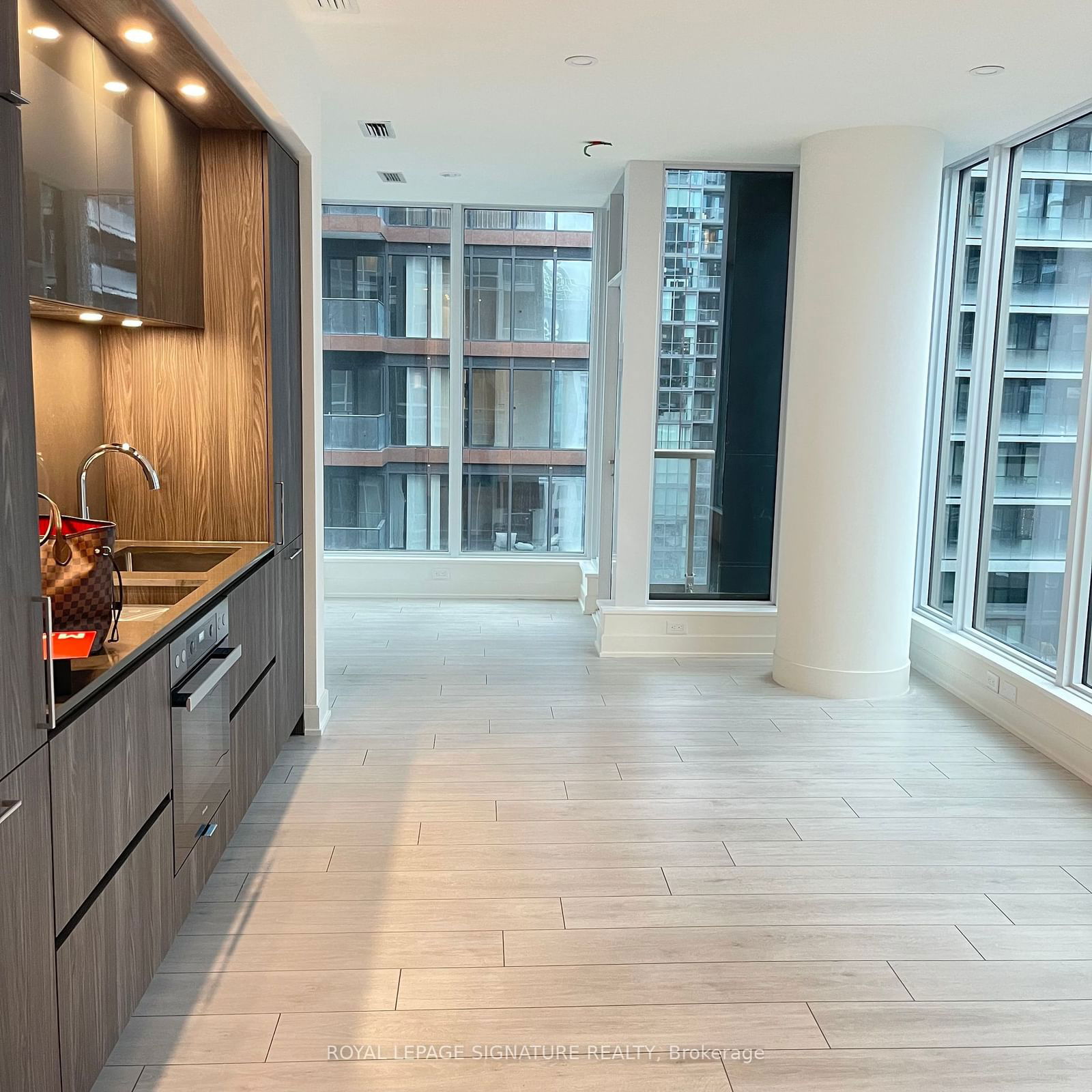 35 Mercer St, unit 2712 for rent