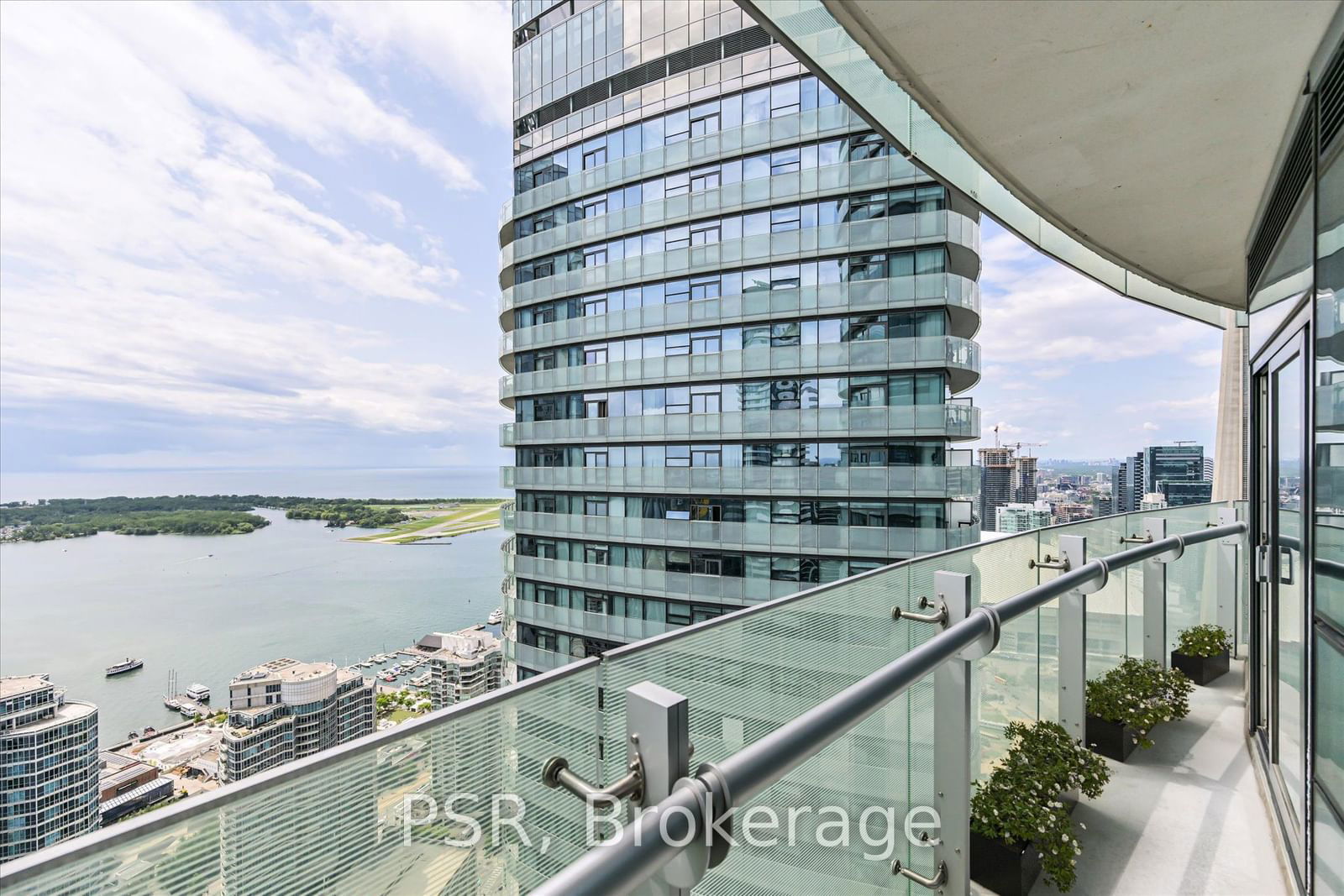 14 York St, unit 5105 for rent