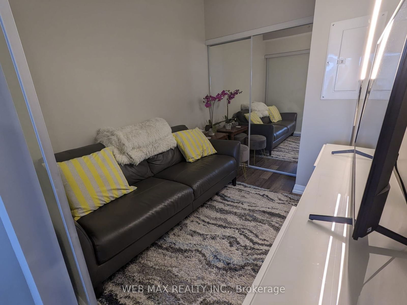 75 Canterbury Pl, unit 2012 for rent