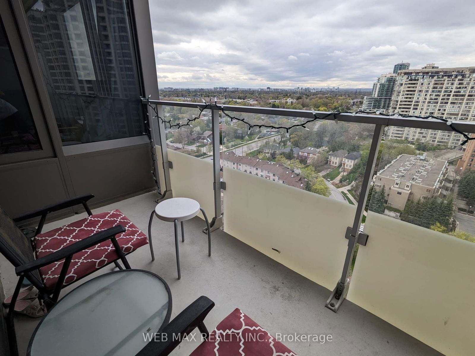 75 Canterbury Pl, unit 2012 for rent