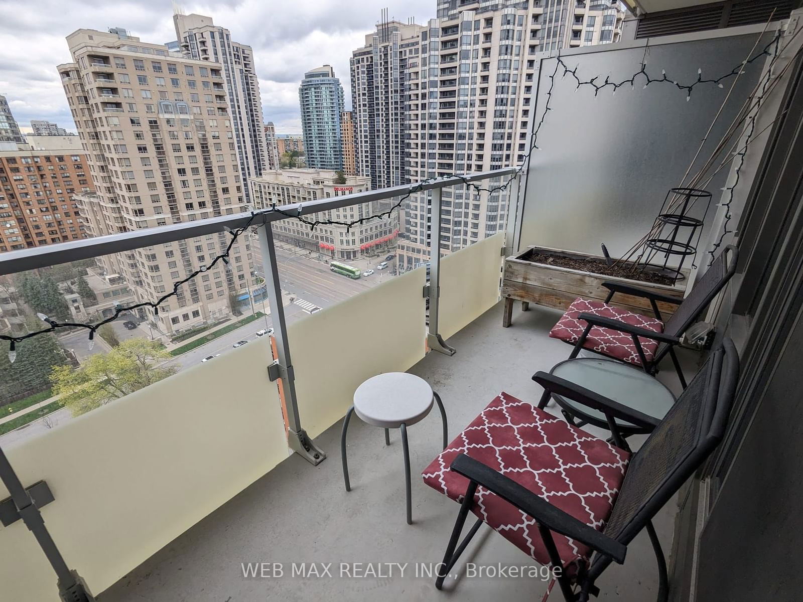 75 Canterbury Pl, unit 2012 for rent