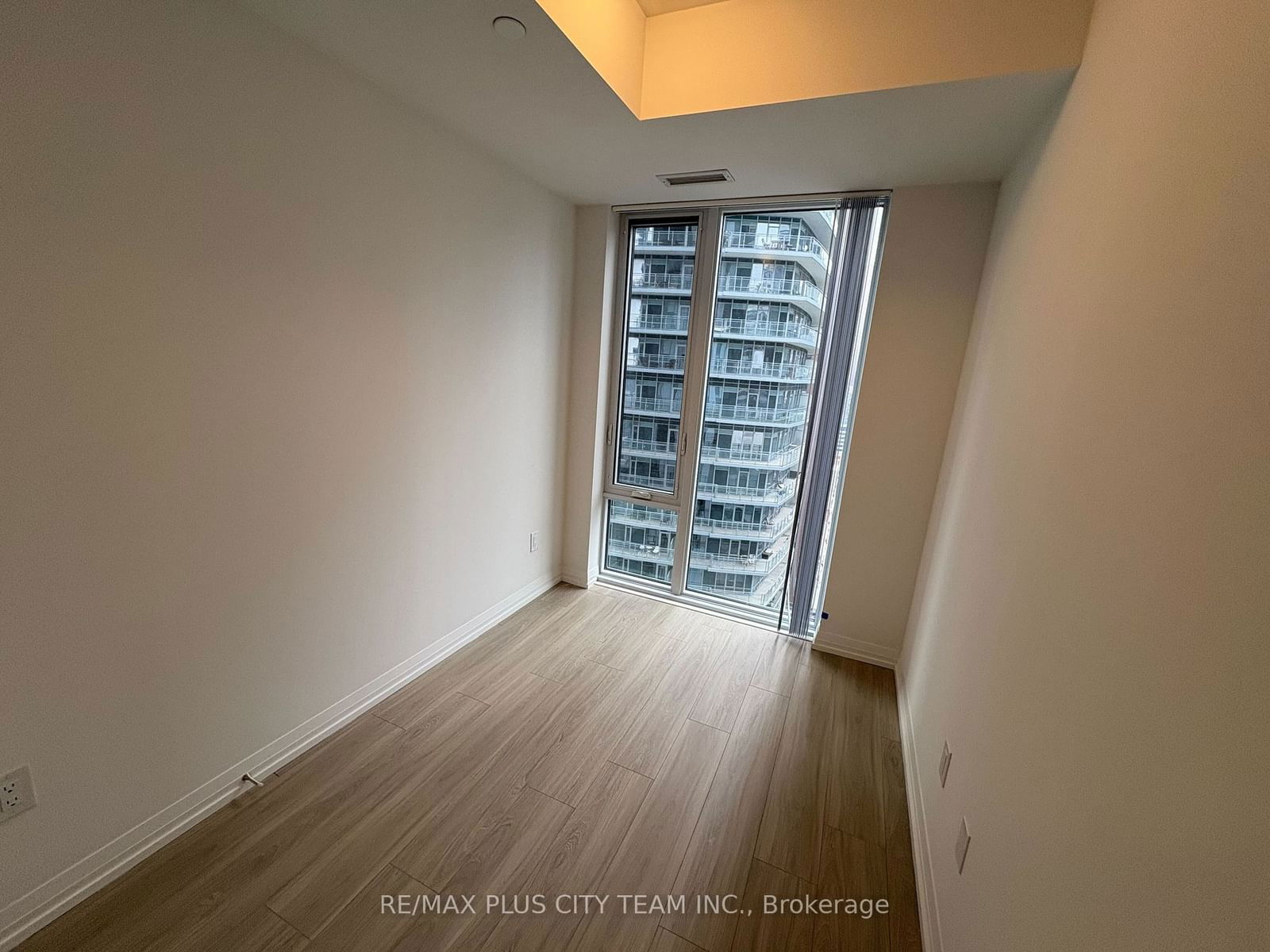 8 Widmer St, unit 3009 for rent