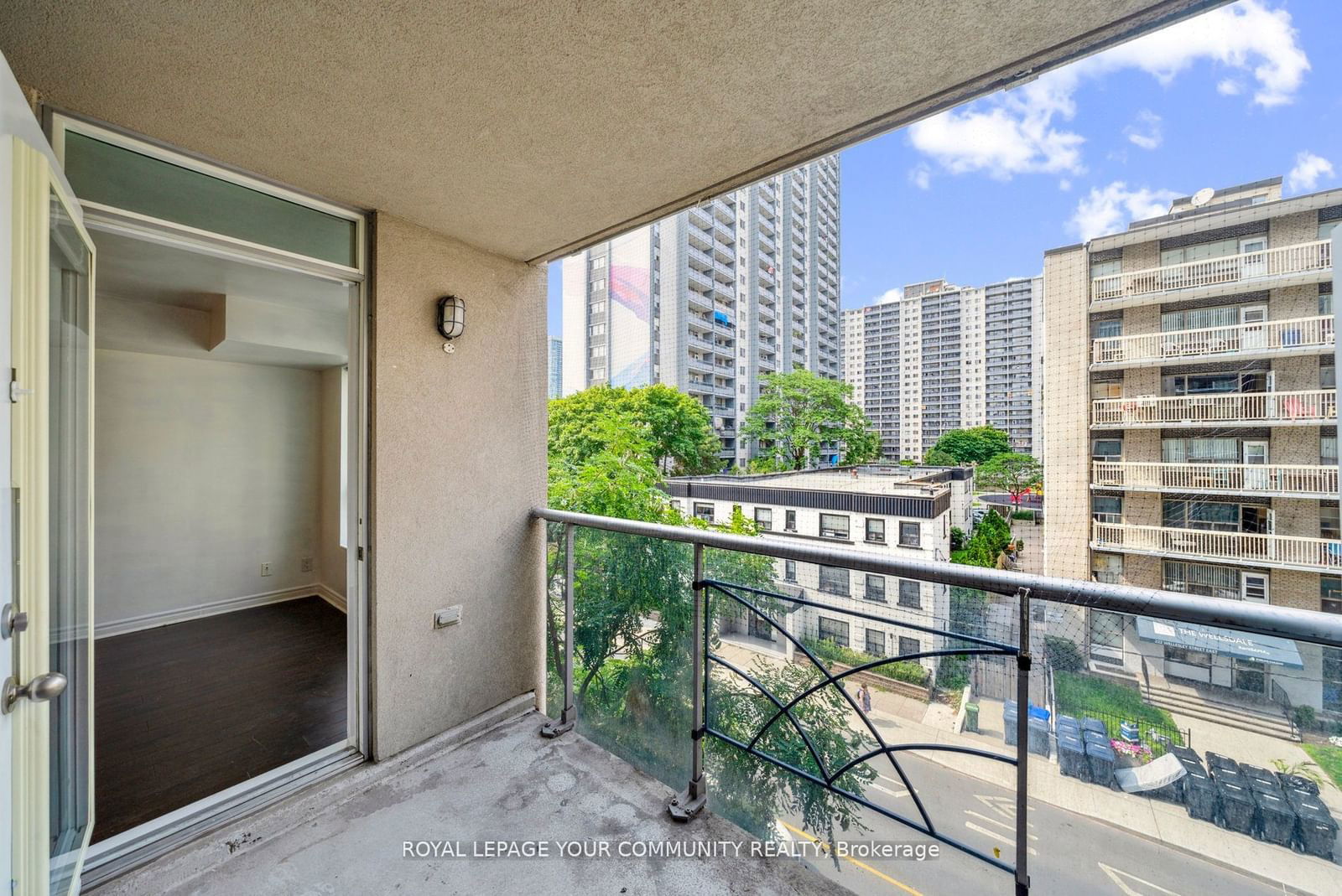 225 Wellesley St E, unit 407 for sale