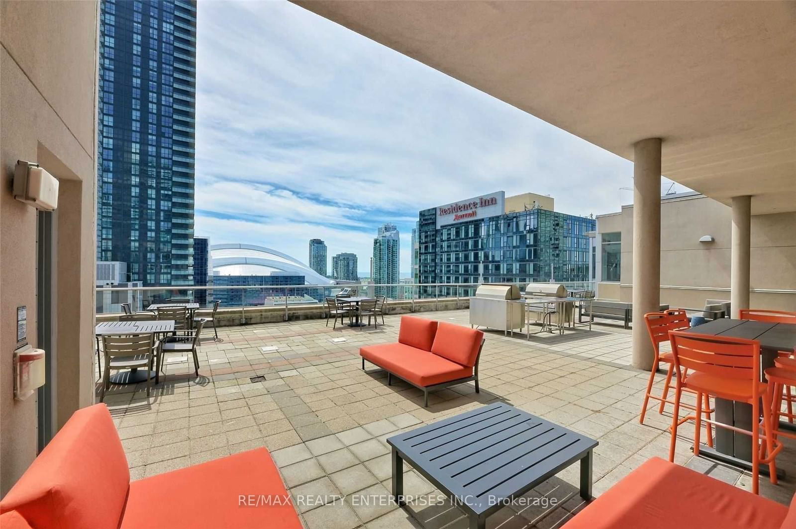 250 Wellington St W, unit 1435 for sale