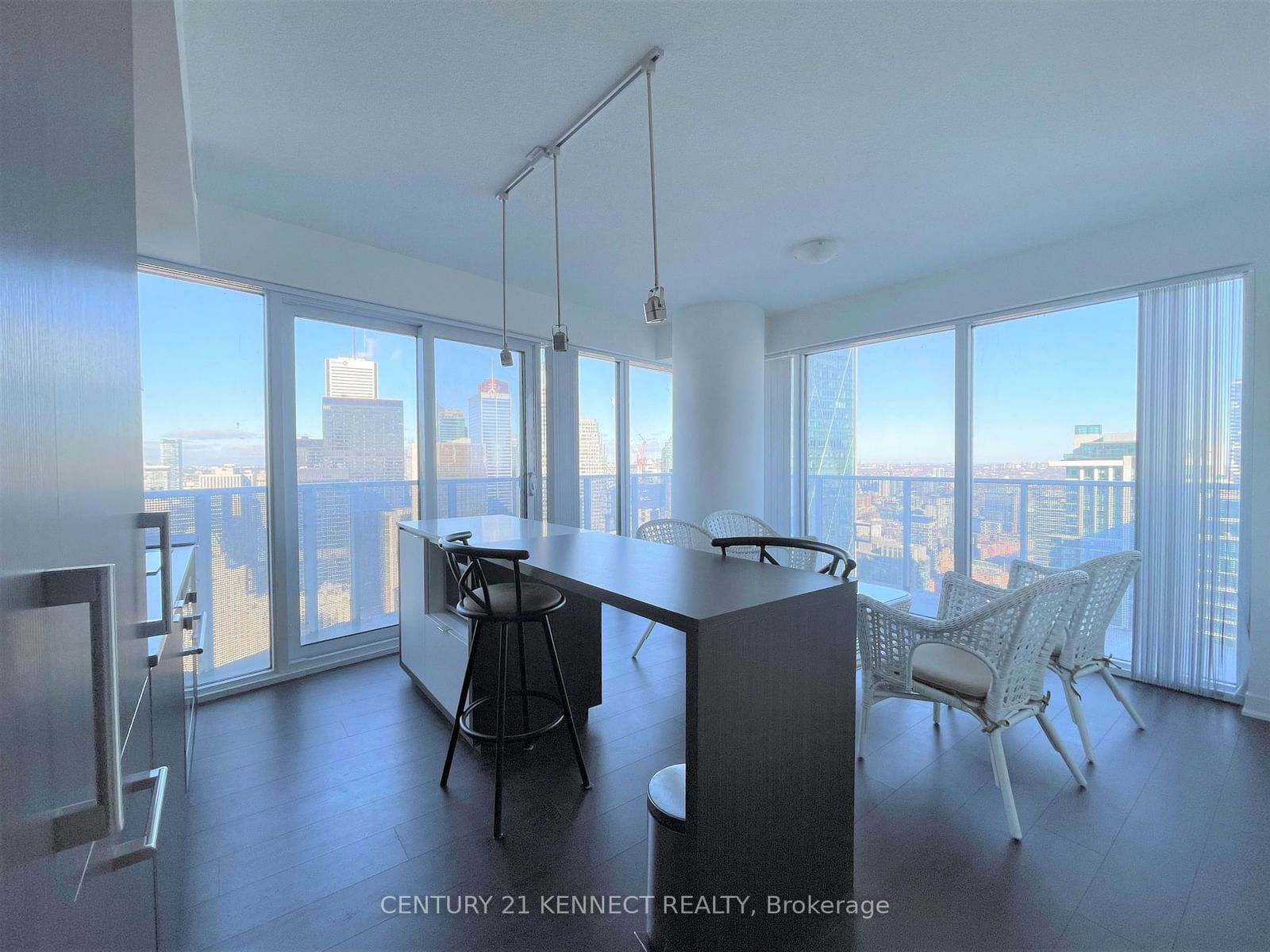 88 Harbour St, unit 5504 for rent