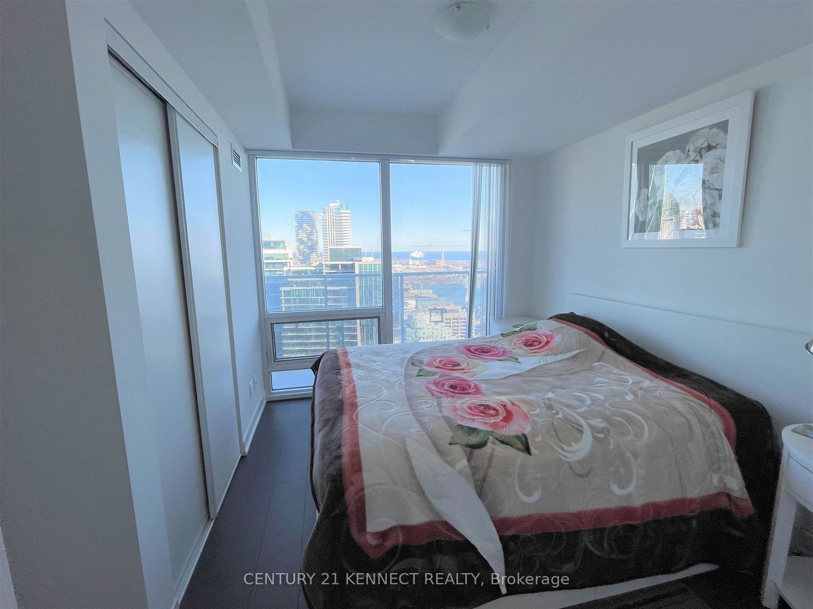 88 Harbour St, unit 5504 for rent