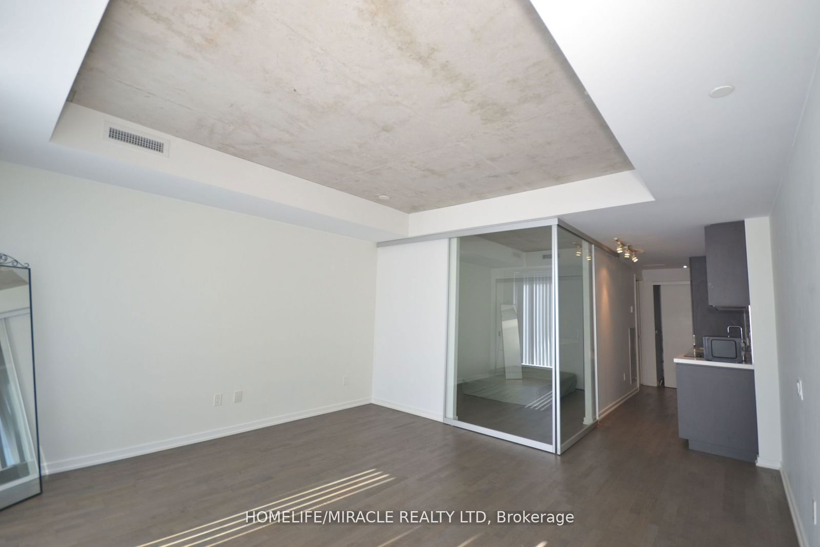 60 Colborne St, unit 518 for rent