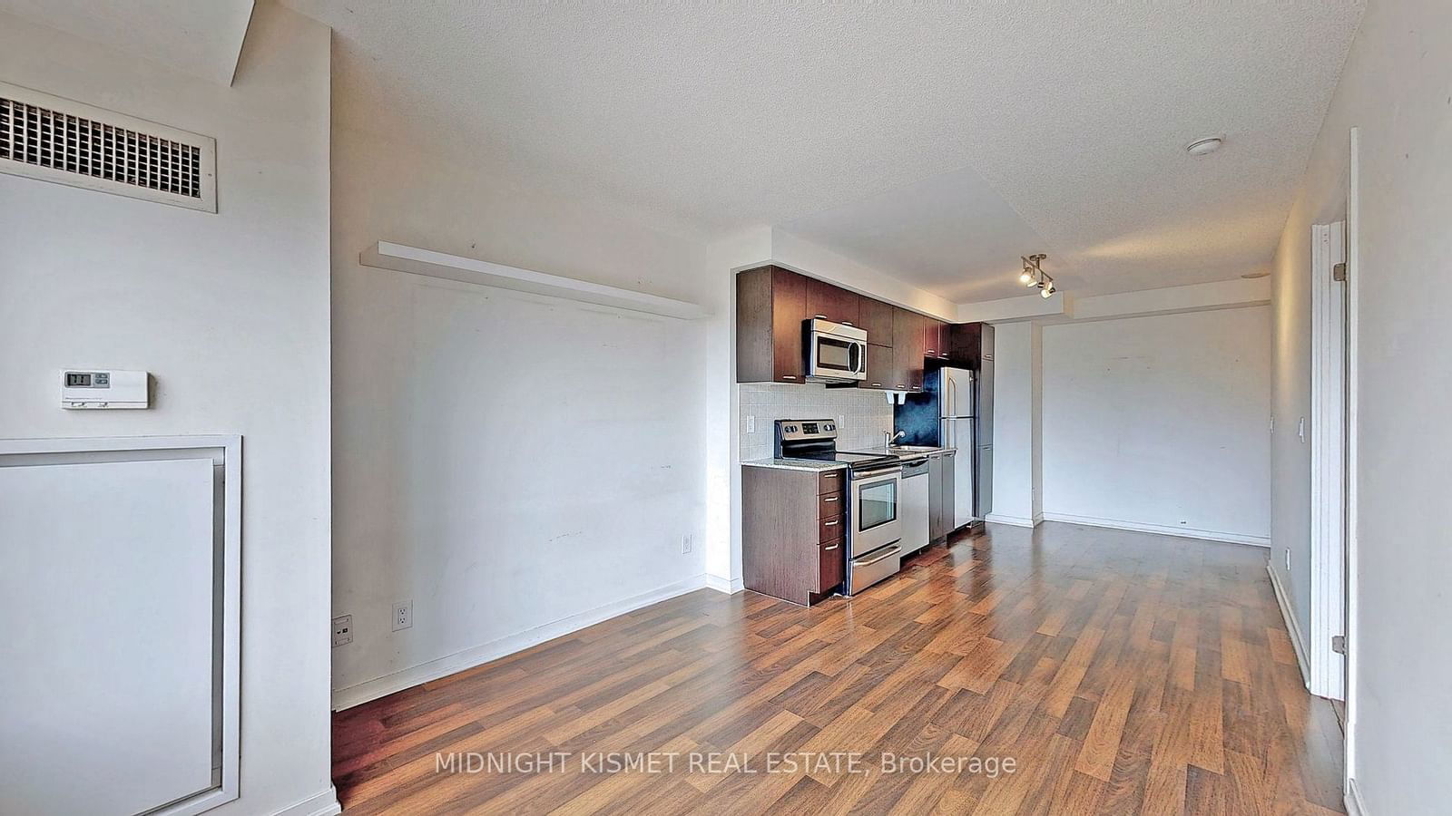 38 Joe Shuster Way, unit 2114 for rent