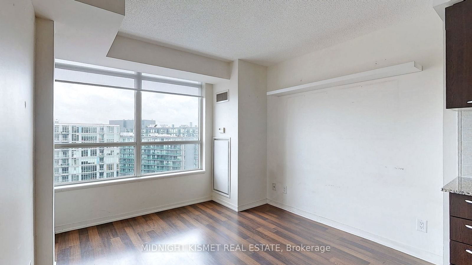 38 Joe Shuster Way, unit 2114 for rent