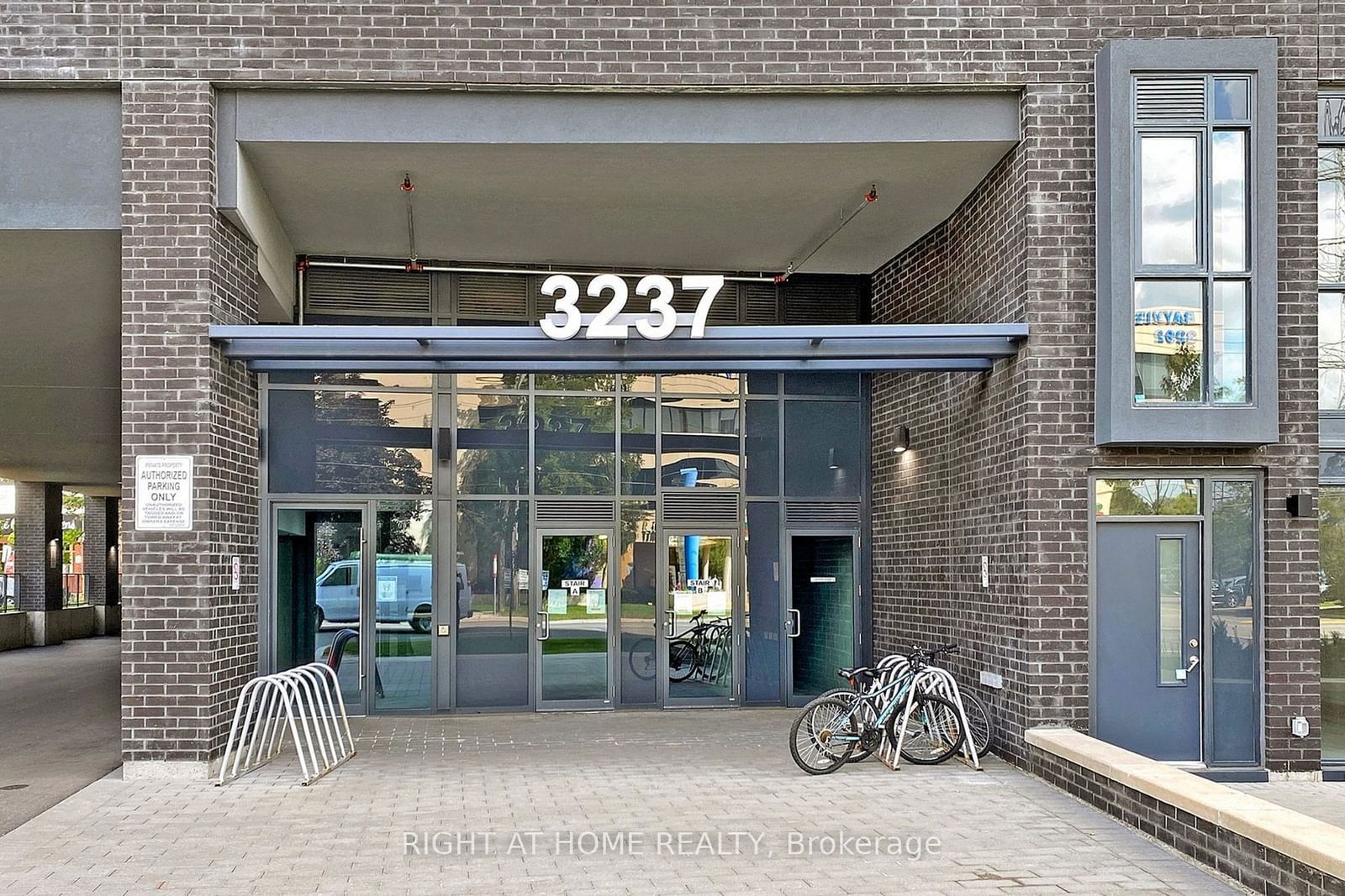 3237 Bayview Ave, unit 1006 for rent