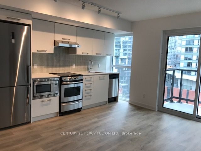 87 Peter St, unit 1016 for rent