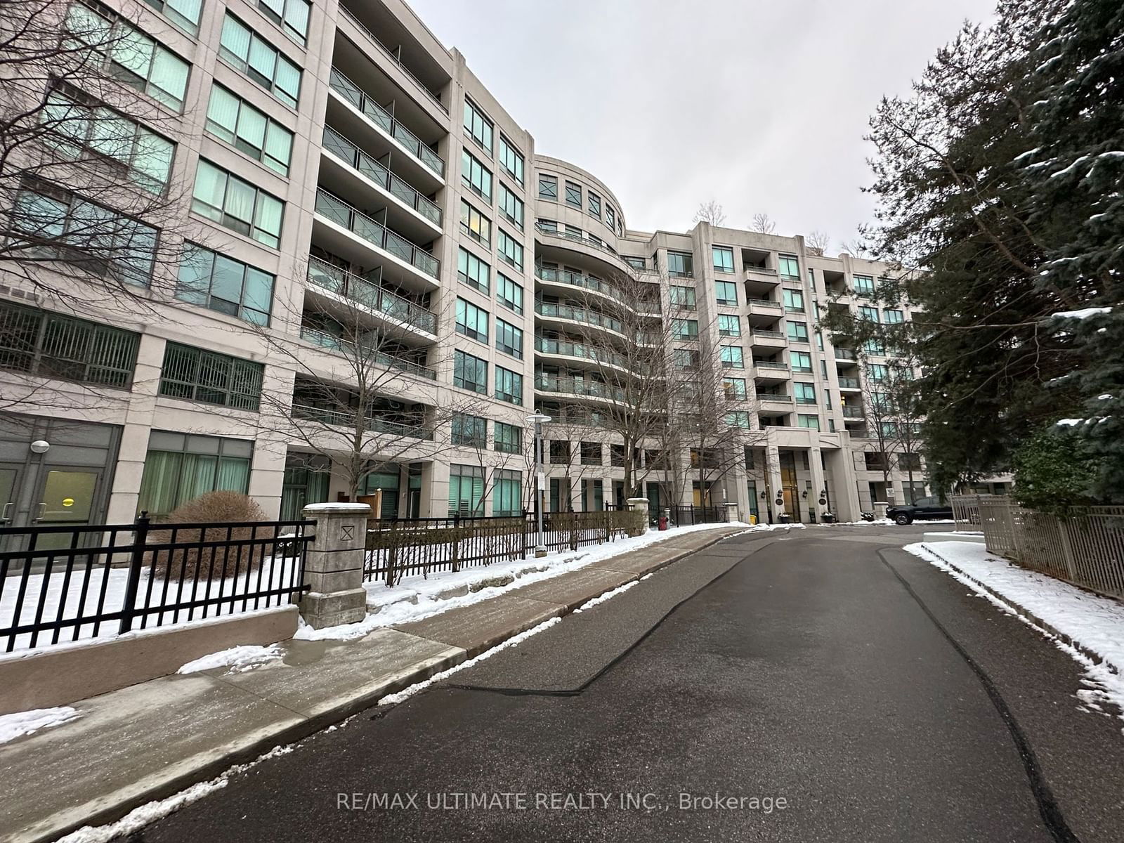 205 The Donway W, unit 726 for rent