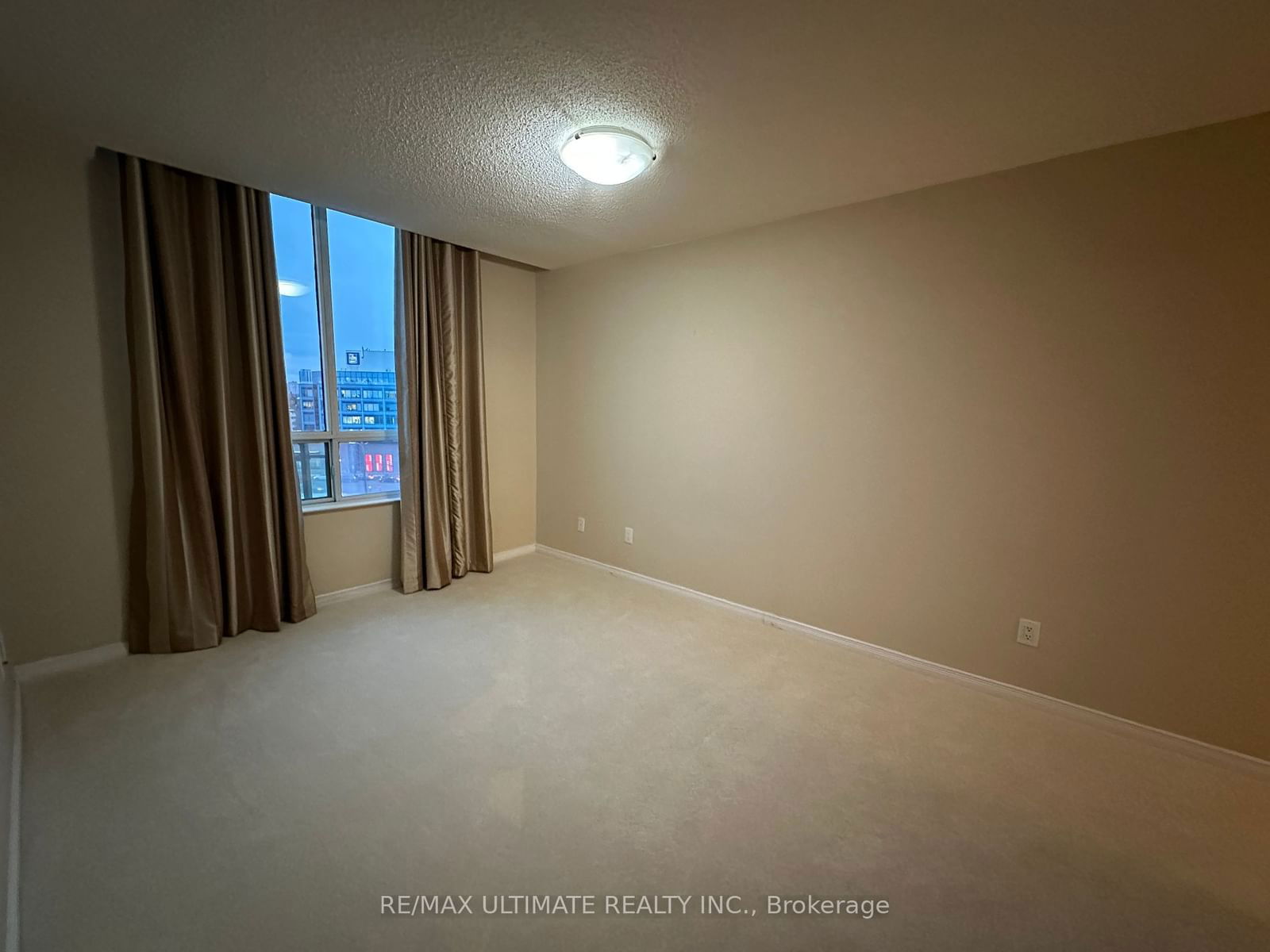 205 The Donway W, unit 726 for rent