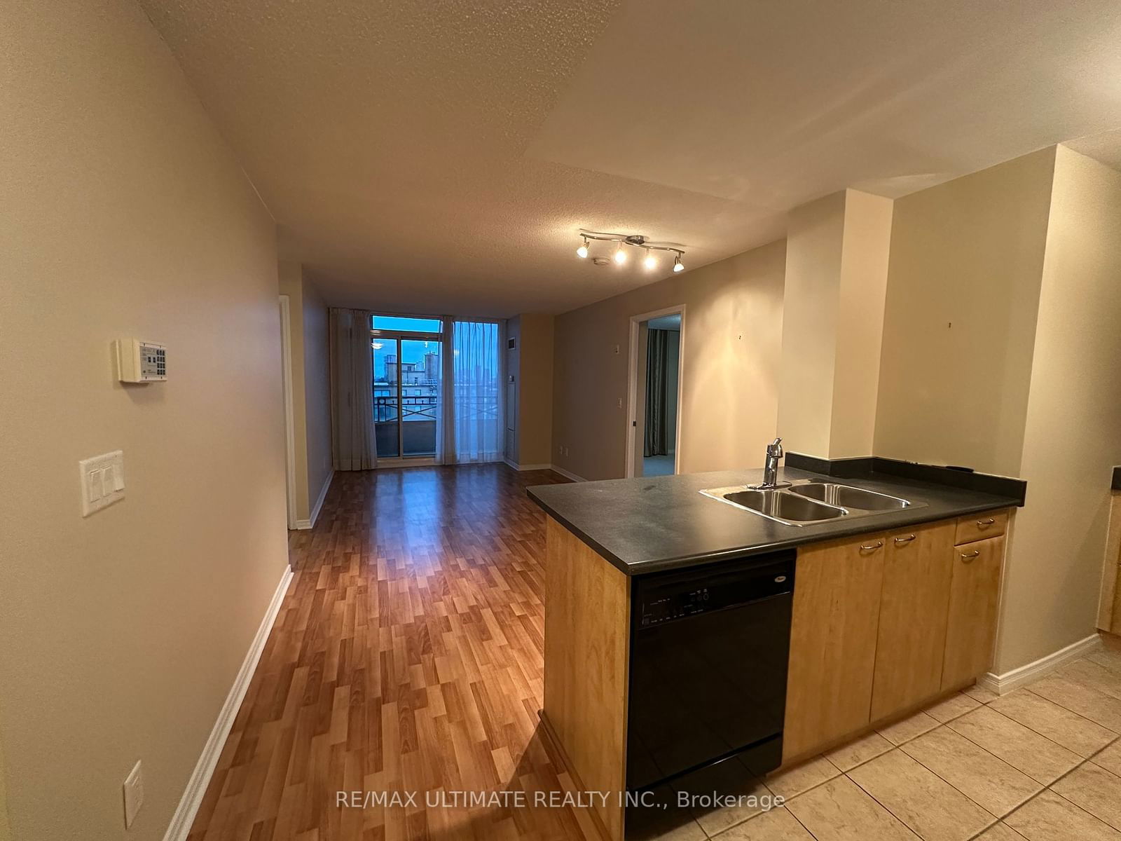 205 The Donway W, unit 726 for rent