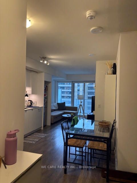 195 Redpath Ave, unit 805 for rent