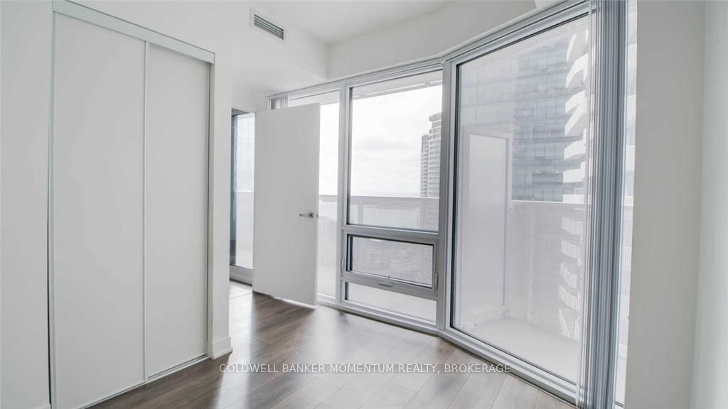 88 Harbour St, unit 2401 for sale