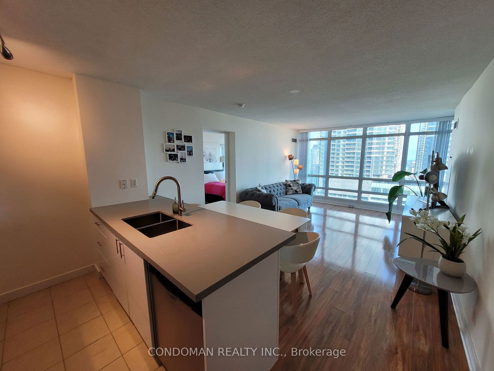 397 Front St W, unit 2511 for sale