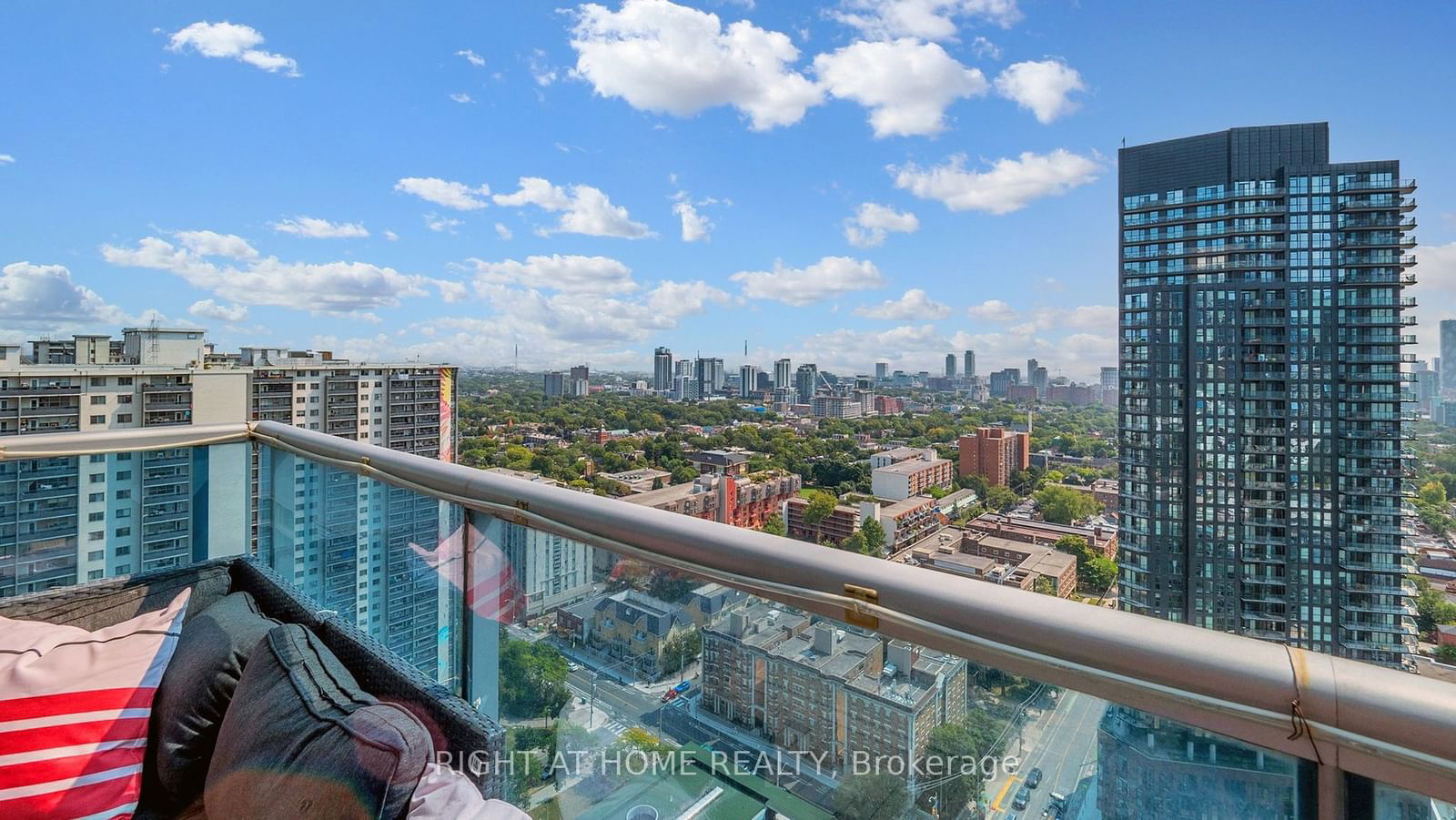 500 Sherbourne St, unit 2604 for sale