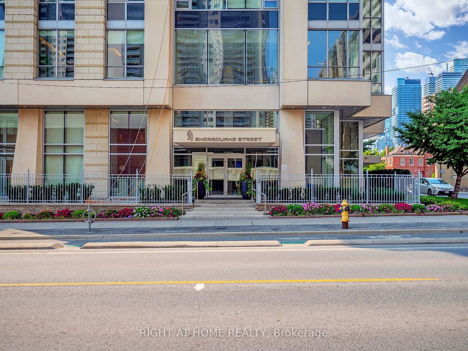 500 Sherbourne St, unit 2604 for sale