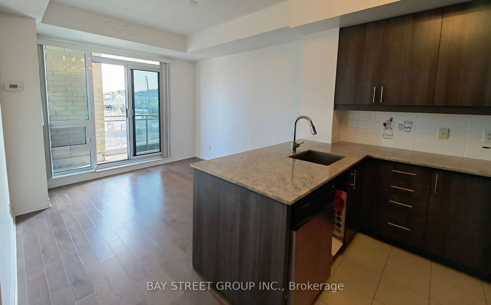 2756 Old Leslie St, unit 216 for rent