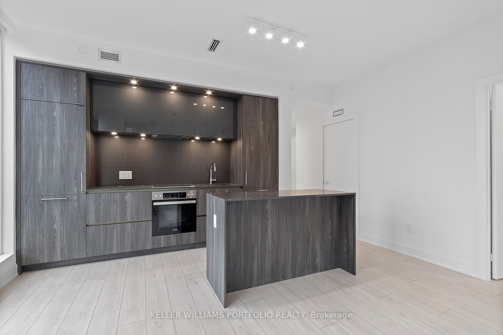 15 Mercer St, unit 1408 for rent