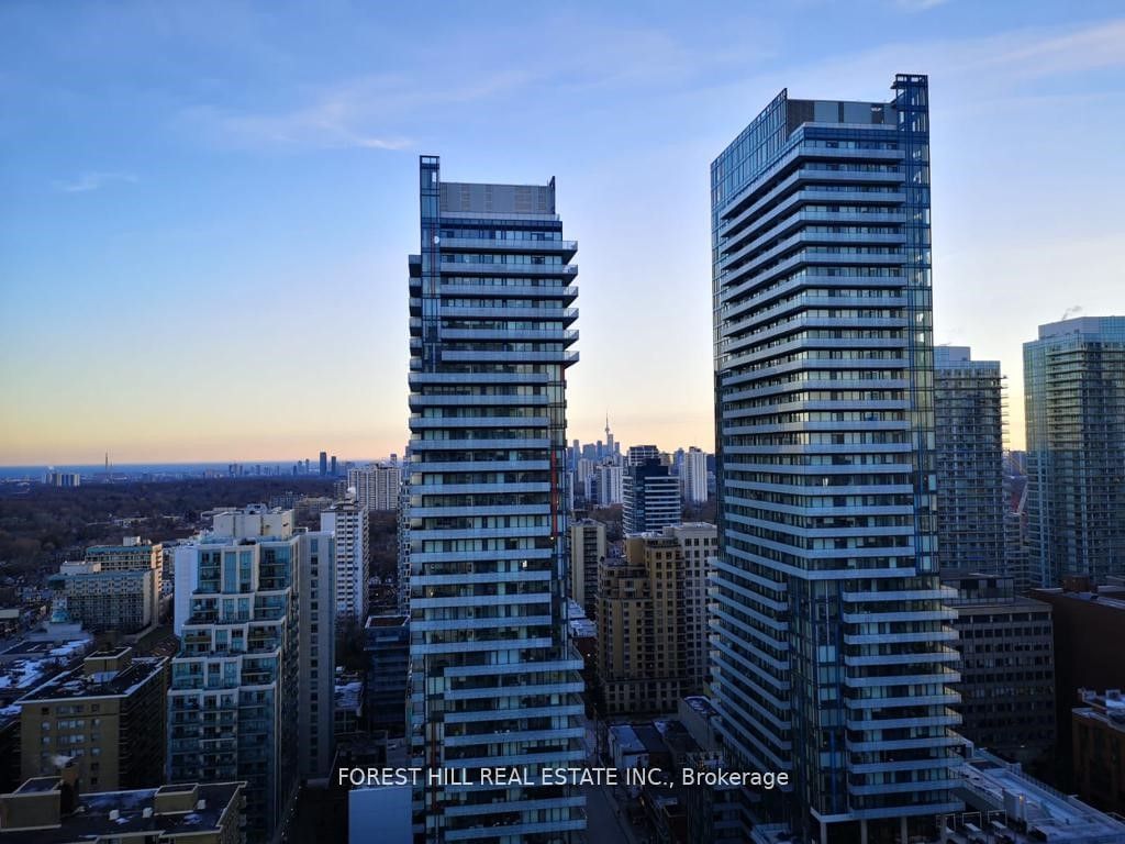 195 Redpath Ave, unit 2907 for rent