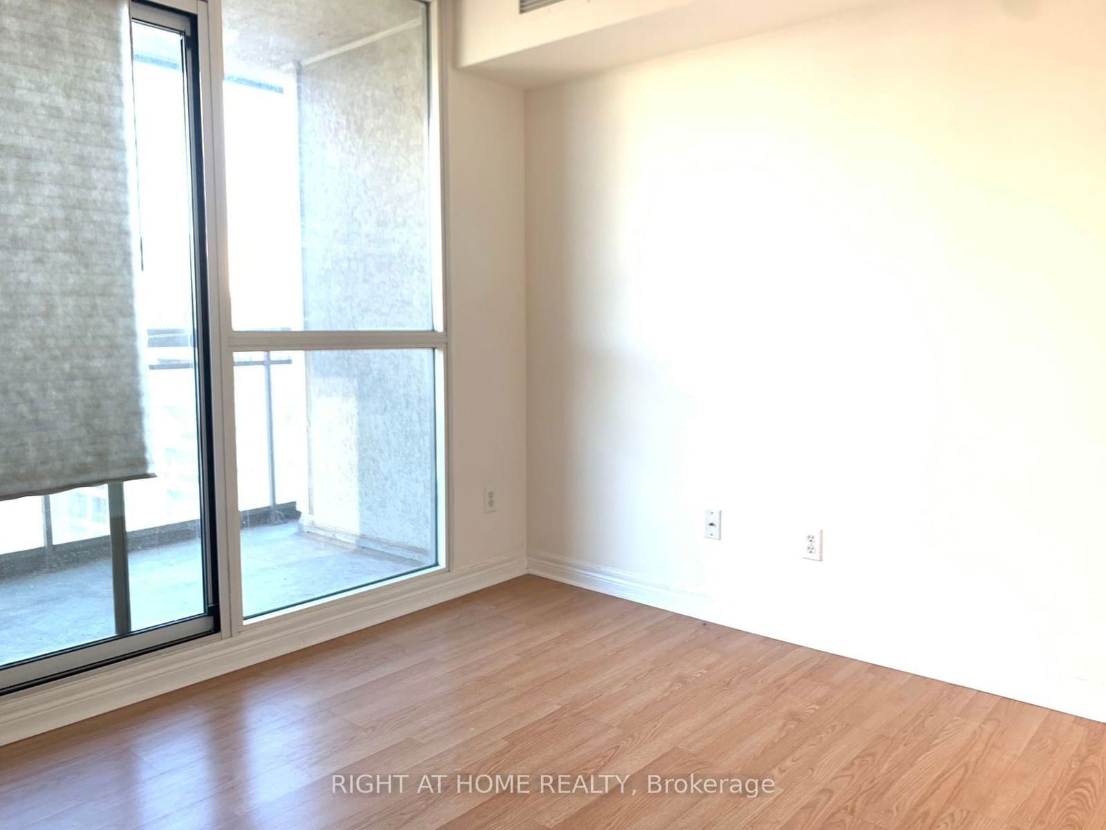 18 Parkview Ave, unit 1903 for rent