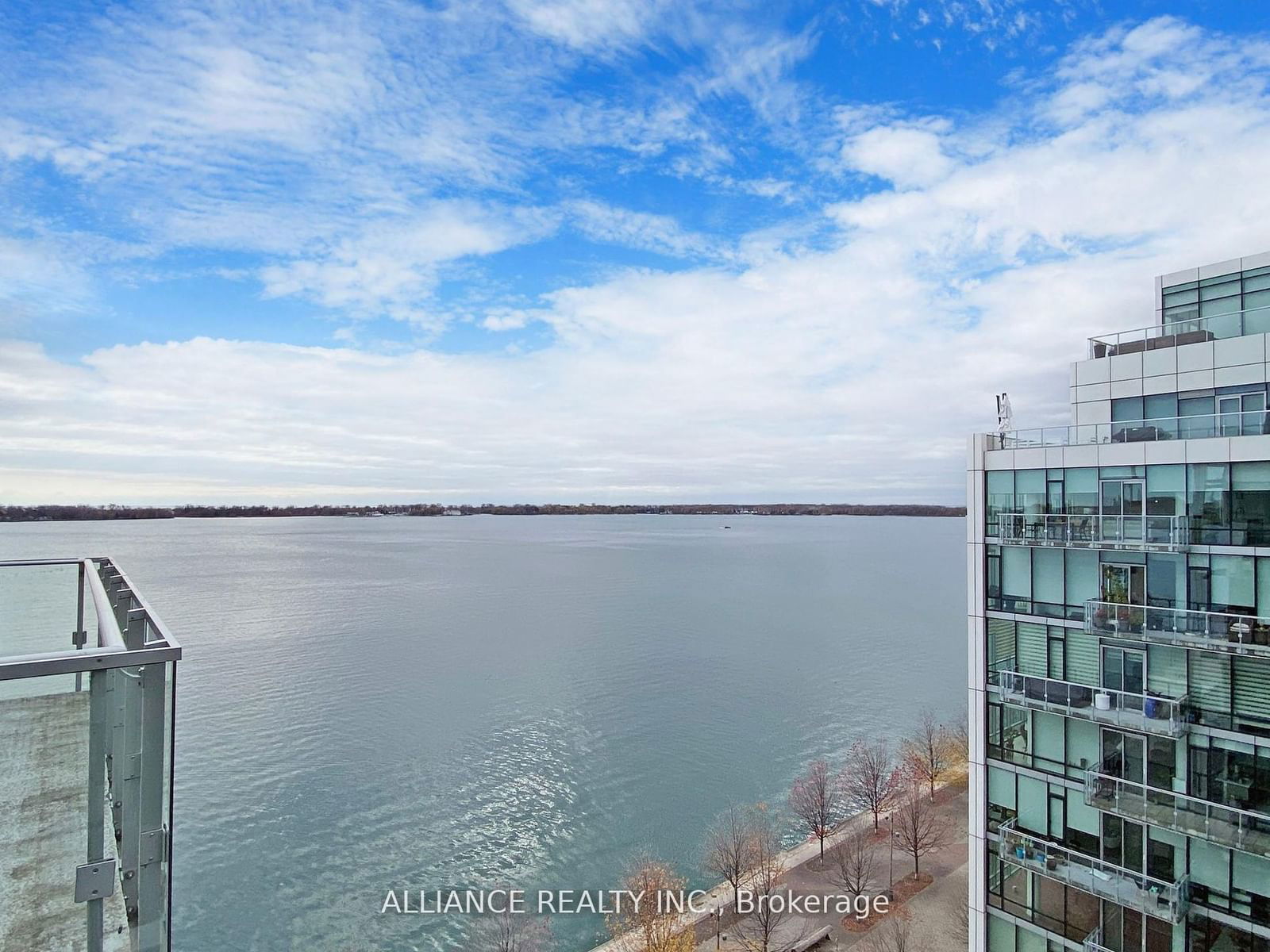 39 Queens Quay E, unit 1023 for rent