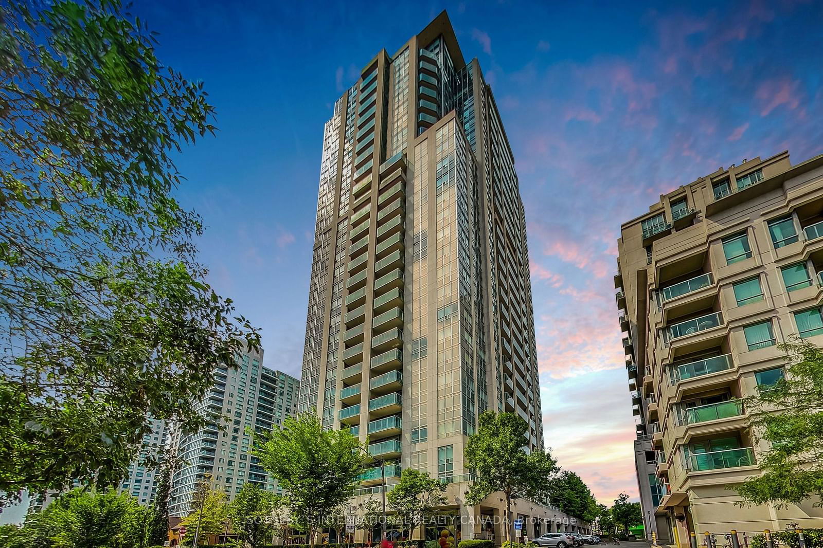 16 Harrison Garden Blvd, unit 601 for sale