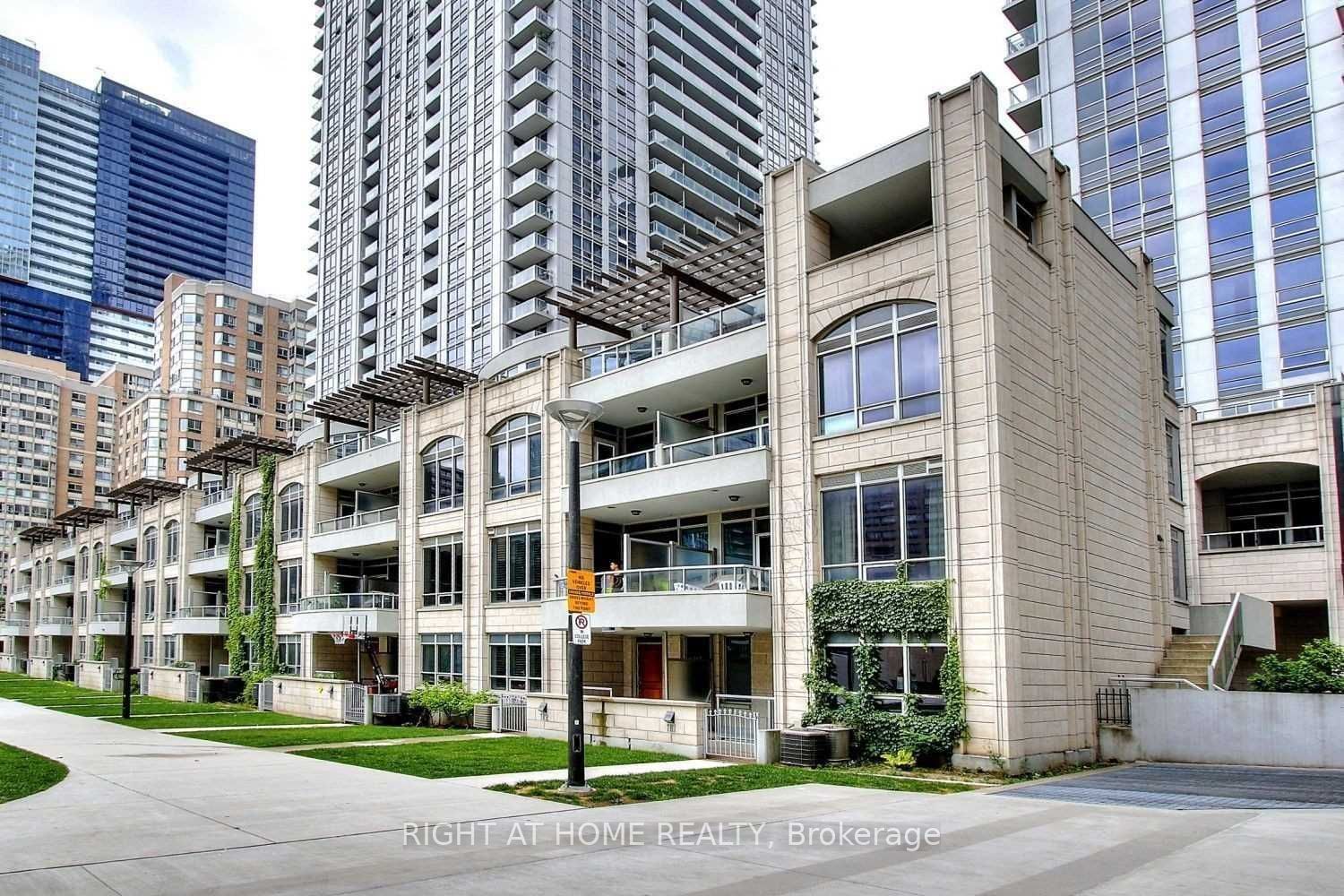 761 Bay St, unit 2405 for rent