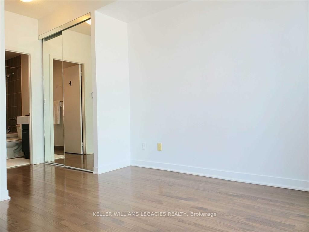 770 Bay St, unit 1112 for rent