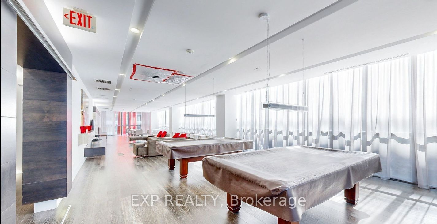 110 Charles St E, unit 3905 for rent