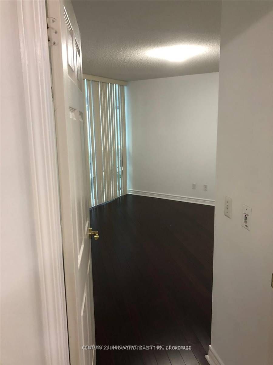 51 Lower Simcoe St, unit 628 for rent