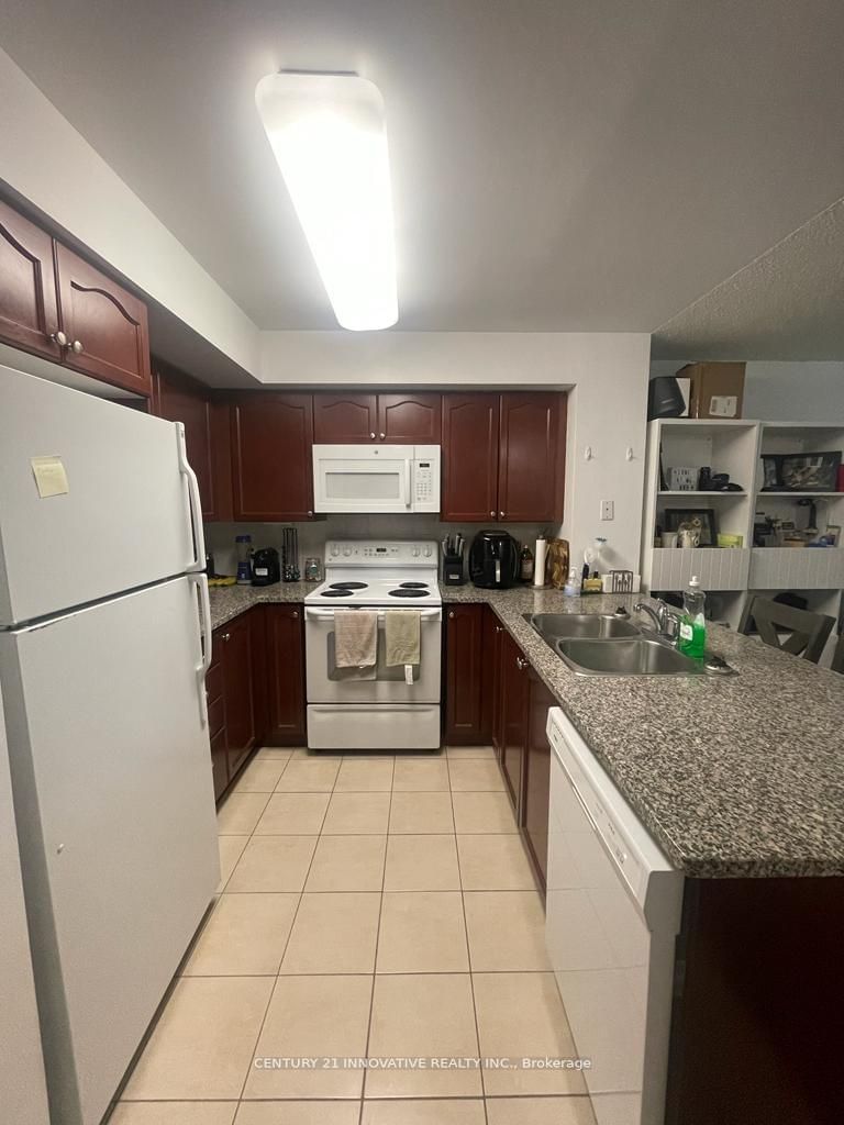 51 Lower Simcoe St, unit 628 for rent