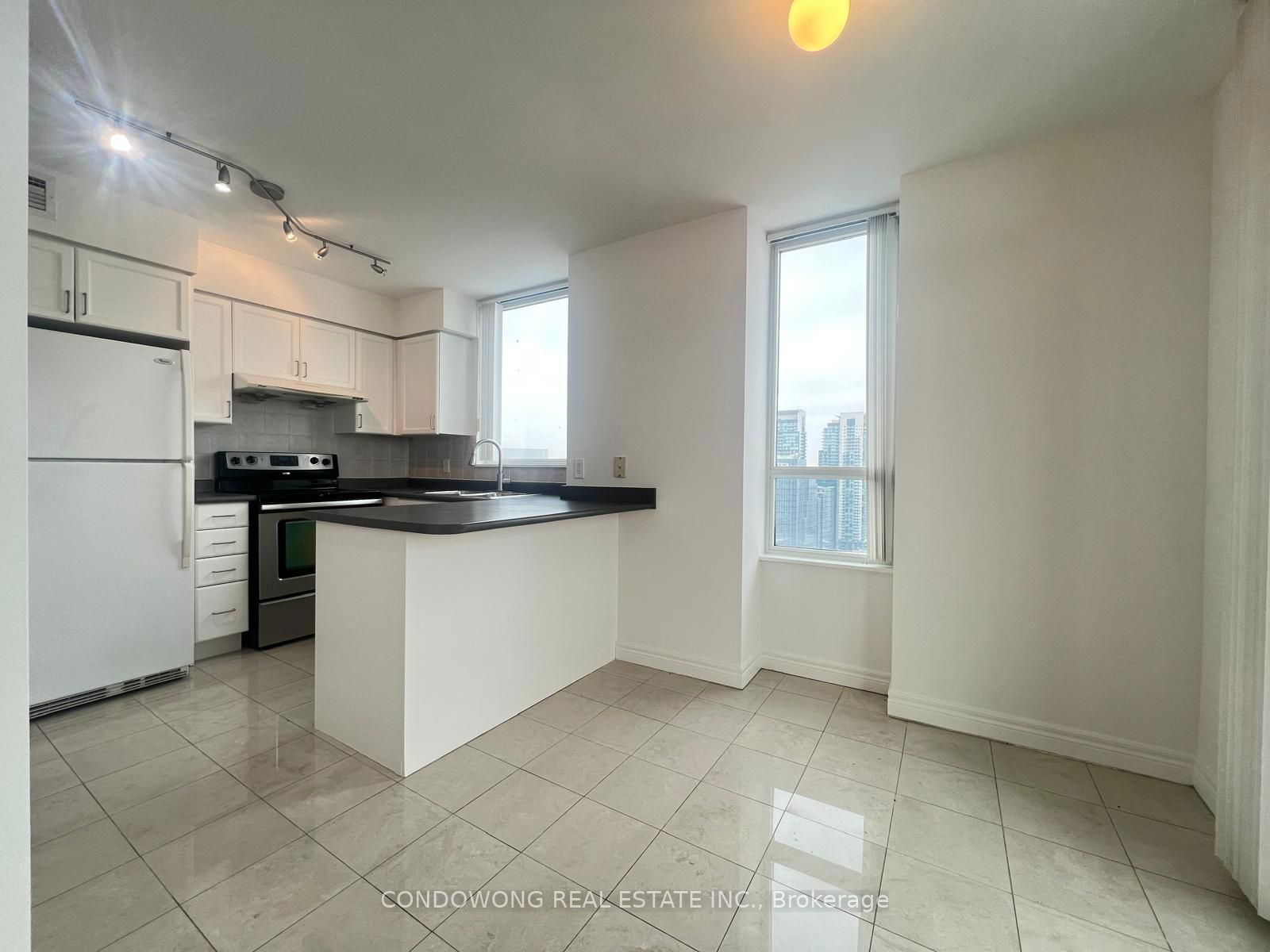 23 Hollywood Ave, unit 3605 for rent