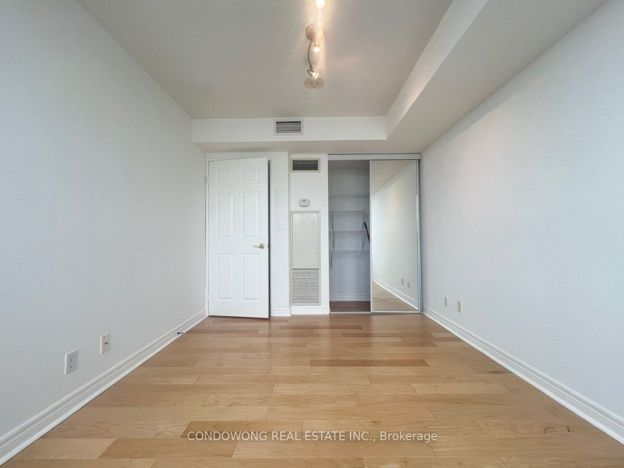 23 Hollywood Ave, unit 3605 for rent