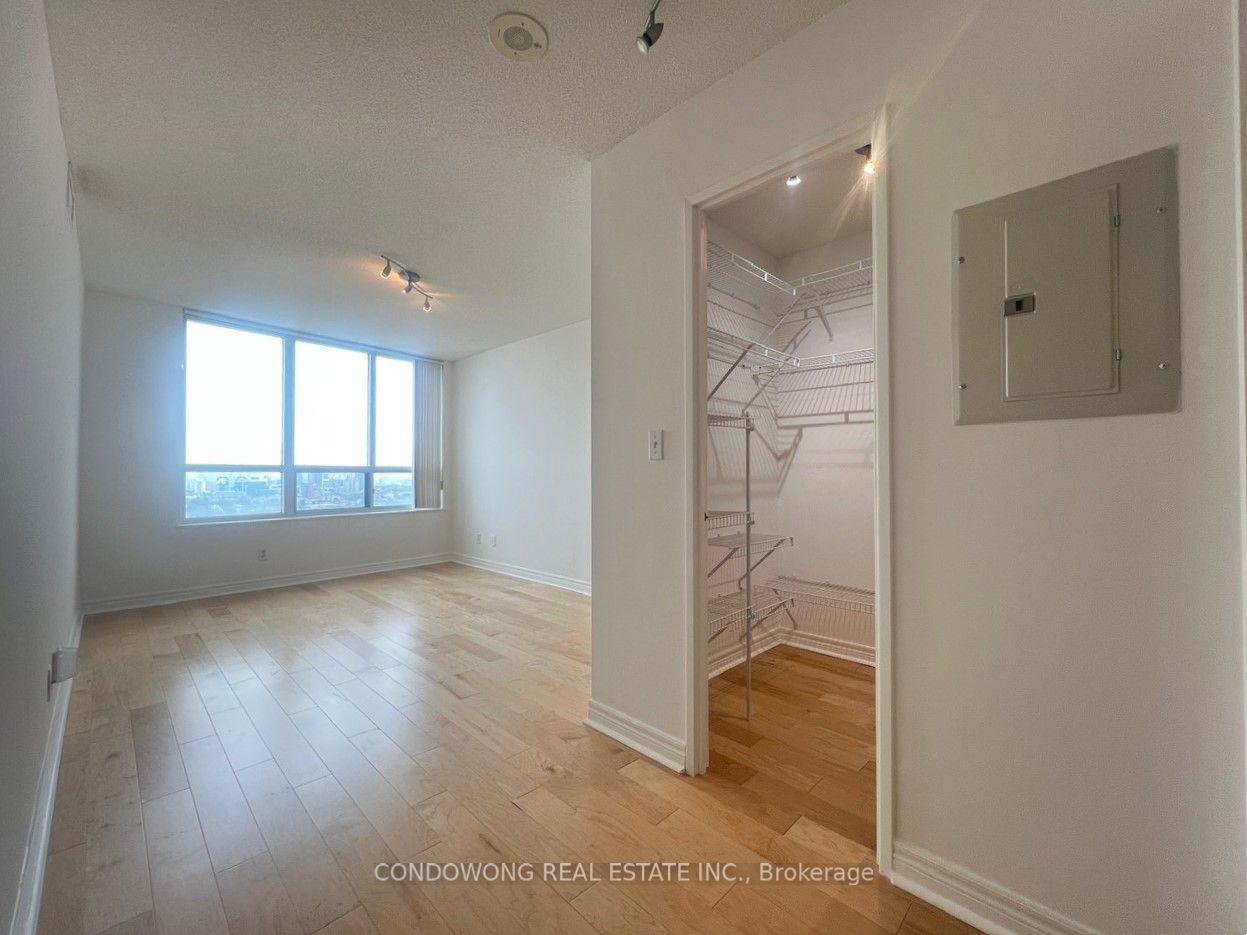 23 Hollywood Ave, unit 3605 for rent