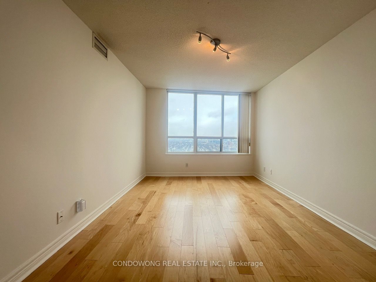 23 Hollywood Ave, unit 3605 for rent