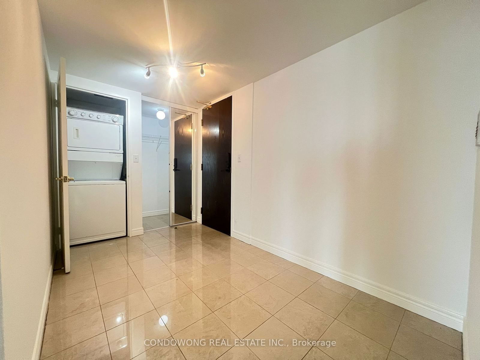 23 Hollywood Ave, unit 3605 for rent