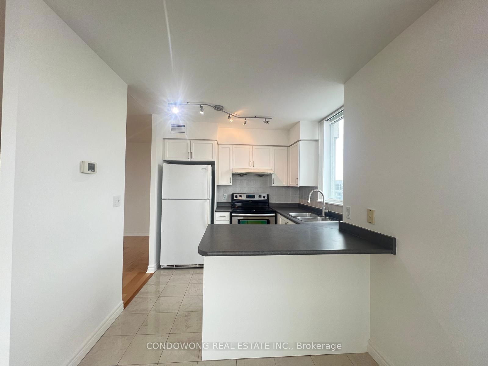 23 Hollywood Ave, unit 3605 for rent