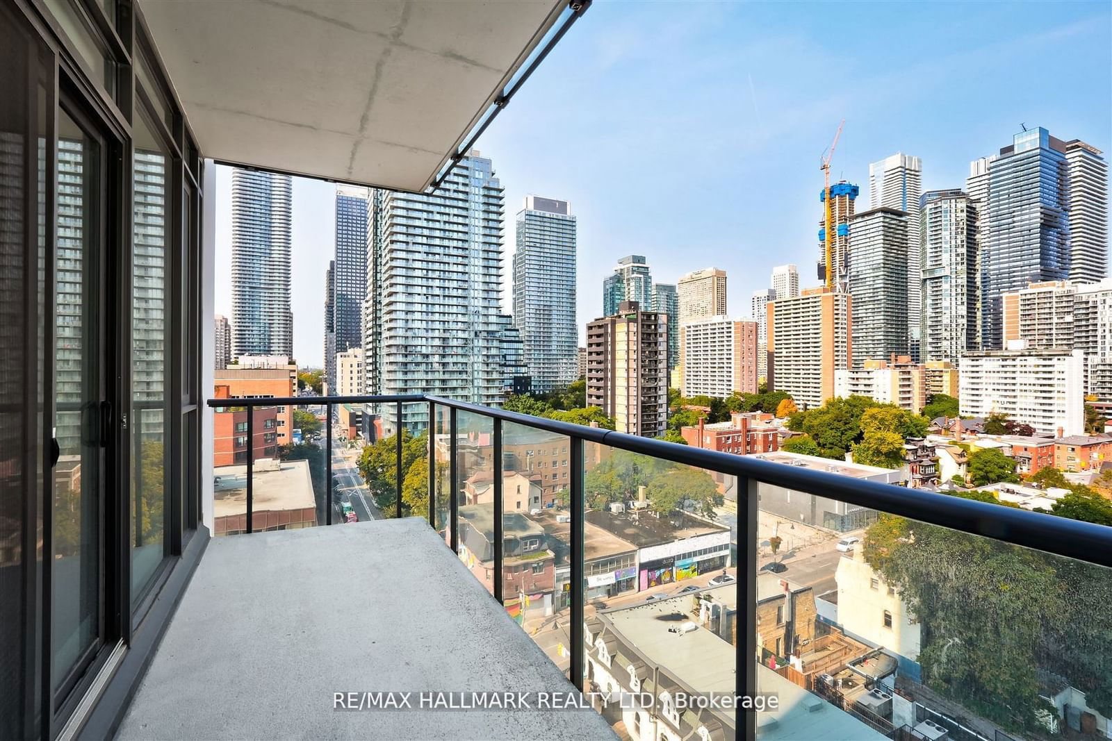 81 Wellesley St E, unit 1105 for sale