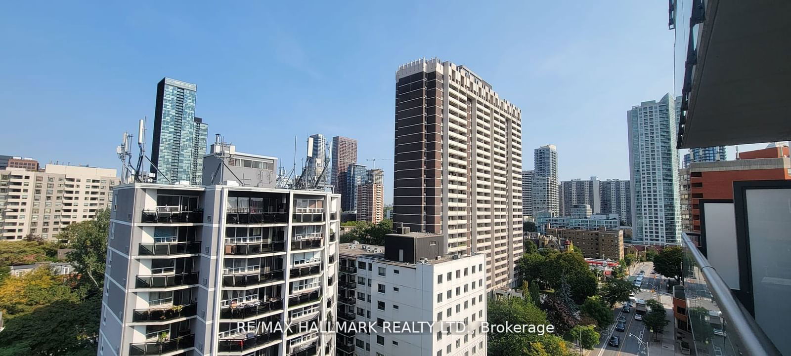 81 Wellesley St E, unit 1105 for sale